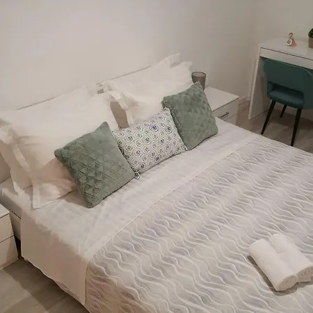 Mimi ماكارسكا