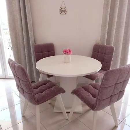 Mimi Apartment Makarska