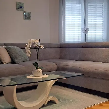 Mimi Apartment Makarska